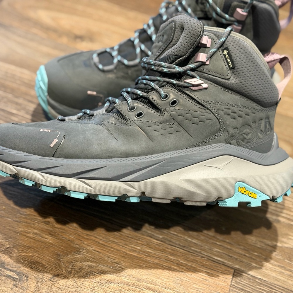 HOKA KAHA 2 GTX hiking waterproof boot sneaker with Gore-Tex membrane in Grey